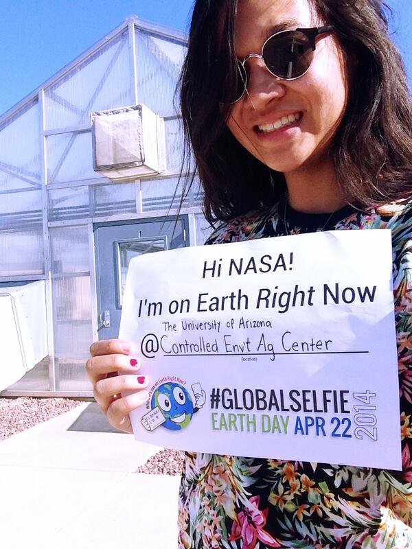 EarthlightDoc's tweet image. Greetings @NASA from the @UofA's CEAC where our lunar greenhouse prototypes are housed! #GlobalSelfie #Earthlightdoc