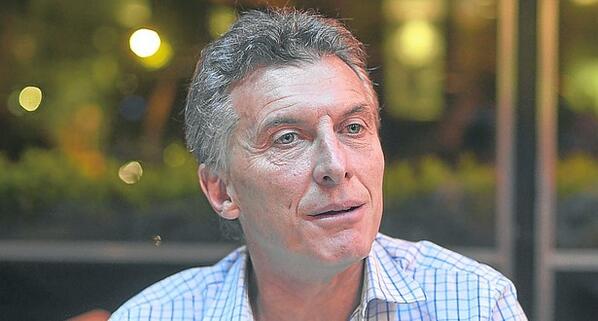 clarincom's tweet photo. Macri: "A todas las mujeres les gustan los piropos, aunque les digan qué lindo culo tenés" http://t.co/xyu2N8MKB7 http://t.co/Xqc65WsV4N