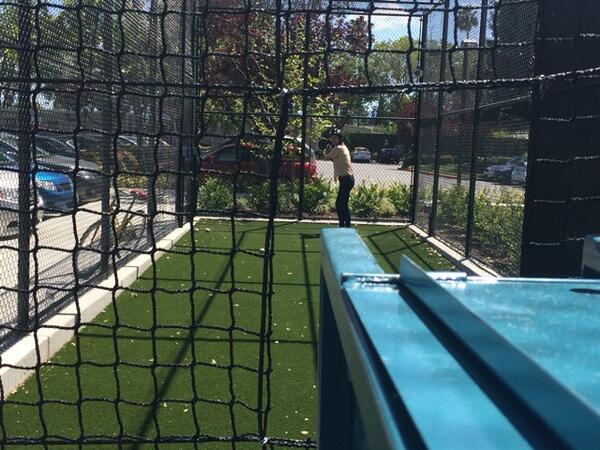 theREALmarvin's tweet image. Yes, there is a batting cage at our new office #googleplex #workdistractions bit.ly/1lBB0bE