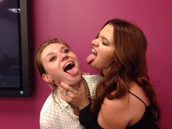jaureguisanvers's tweet image. #TeamKarmy ALL THE WAY #FakingItPremiere