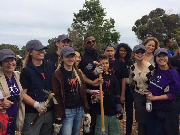 iamjamiefoxx's tweet photo. Shoutout to all of you from @BBBSA that came out yesterday to help with the Be Amazing project! http://t.co/02ineIJ7Ps