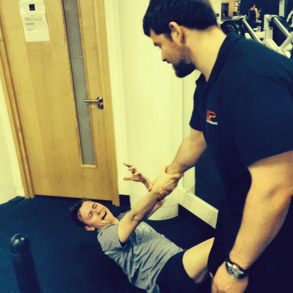 markrushmore's tweet photo. @TomRushmore at tonight's #UPGroup being helped up by Alex. Hilariously this was a genuine face! @UPFitness http://t.co/VU3HBueeyf