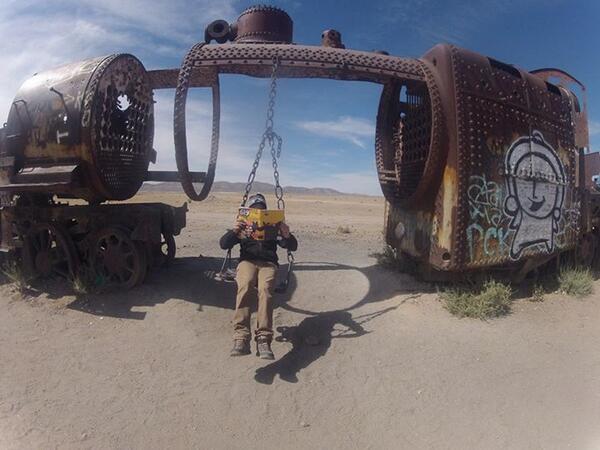 Fhtagn's tweet image. lire le #Lab619 en attendant le train..