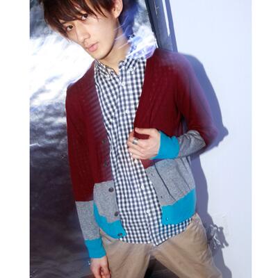 choki2jp's tweet image. チョキチョキツーハンの人気商品ご紹介！ キングの井上くんが着ている配色ニットカーディガン☆ 売り切れ前にGET～(^^*) chokichoki.net/product/2099