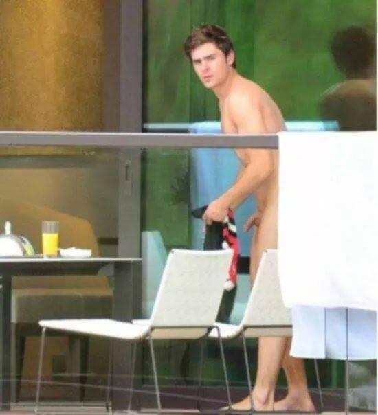 vadiapfvr's tweet photo. Não chorei, amei, me relei, náo fiquei molhada pra assistir high school musical pra nada !!! http://t.co/gdUkf3Nw0G
