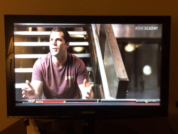 JasonJohnson6's tweet image. Love the latitude in the #redepic for interviews - so visible during #DraftAcademy #offaxis #dime