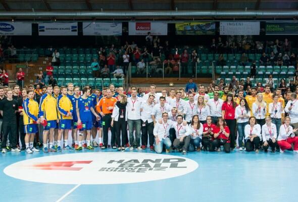 HandNewsfr's tweet photo. La 1ère édition de la @SwissHandball Cup a rassemblé 4200 spectateurs le temps d'un we. Vivement la 2ème édition http://t.co/NXs3JlhY5c