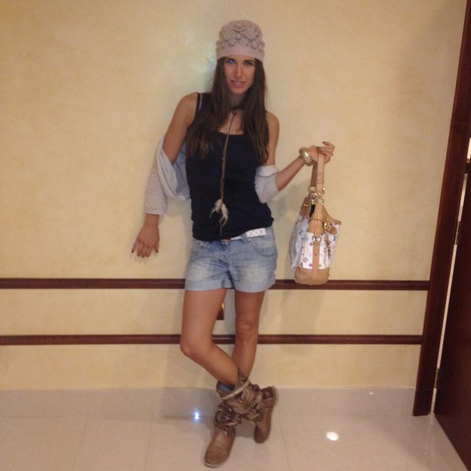 Let's go and discover the world 😊... 😘 http://t.co/YJsCDocHEr