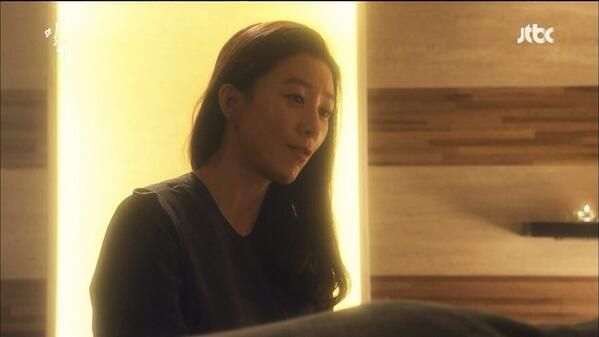 Rex_Diamond's tweet image. [RexDiamond with STAR]

유아인과 김희애의 불륜드라마!
&amp;lt;jtbc 밀회&amp;gt; 배우 김희애 주얼리!
렉스다이아몬드 클로리스 목걸이