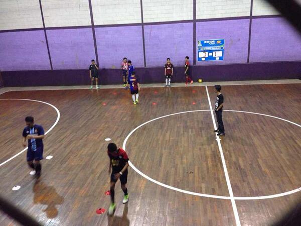 Persiapan tim futsal untuk Lawlympic Unpad sepulau Jawa cc : @lawfusion @bemFH_unisba :)