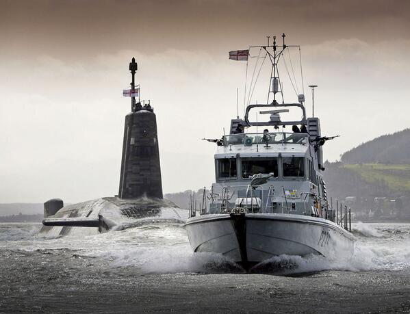 #HMSTracker remains #HMSVigilant as she shepherds nuclear submarine safely home   |  ow.ly/w4loq