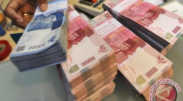 Peneliti Temukan Ribuan Bakteri Berbahaya Pada Uang bit.ly/1jL7Xks