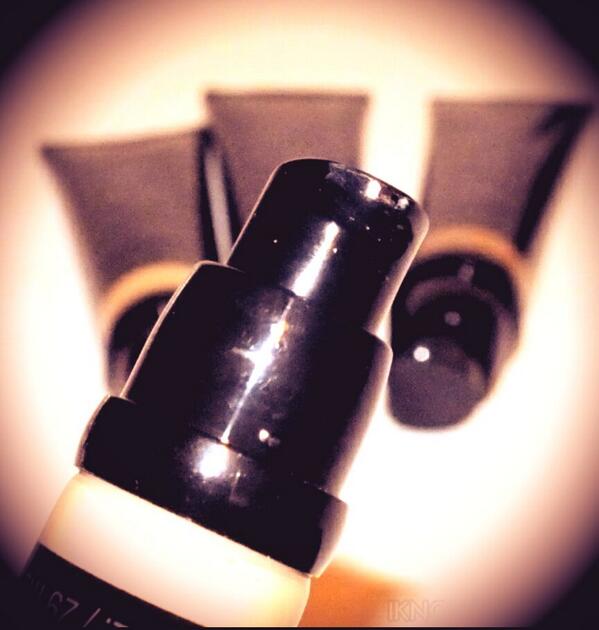 Lizzypimpas's tweet photo. Para la sesión de hoy de la revista club estoy usando las CC Cream de Mary Kay y me encantaron! @MaryKayDeMexico http://t.co/wARjKpInTs