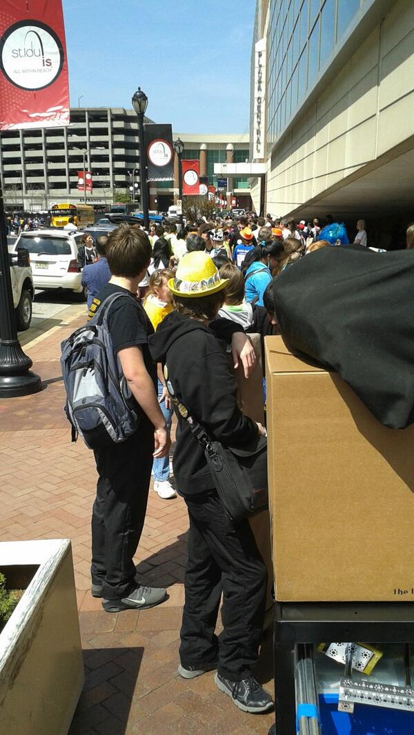 MHSRobotics4625's tweet image. Quite the crowd here, waiting to get into the convention center