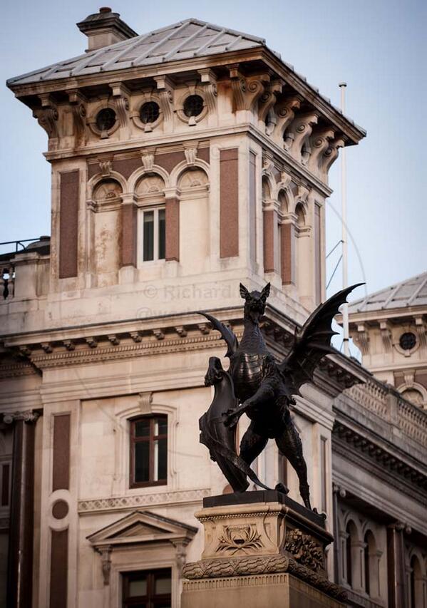 WorldCityPhotog's tweet image. A Dragon, symbol of the City of #london, sits on top of the Temple Bar Memorial, Fleet St. #HappyStGeorgesDay