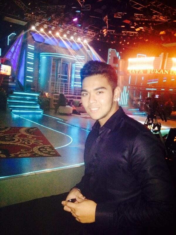 “<a href="/dnny76/">bla bla</a>: <a href="/AeroAswar/">Aero Aswar</a> will be live at bukan4mata 10:30pm  tonite ” <a href="/bukan4mata/">bukan4mata</a>