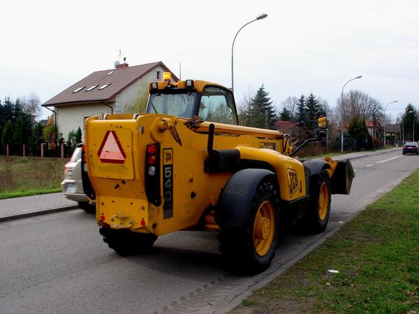 MTSdzwigi's tweet photo. Usługi dźwigowe, wynajem ładowarek teleskopowych, wycinka drzew: http://t.co/apQJFzqTgY #ładowarkiteleskopowe , #JCB http://t.co/E1Y3Jzt5jx