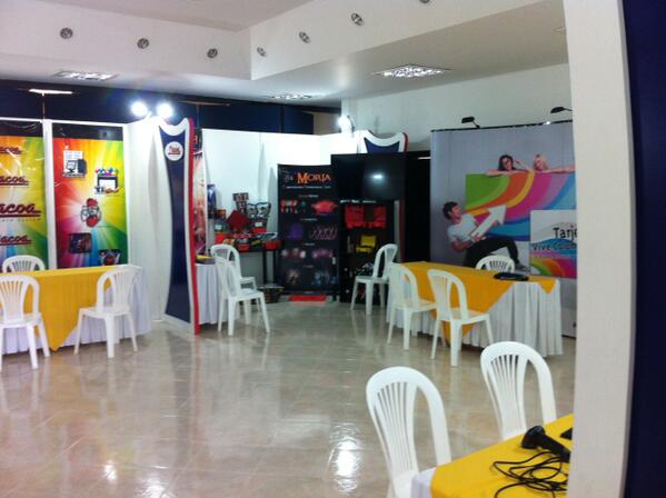 fonturcol's tweet photo. Muestra comercial en #EncuentroAcolap @ViveColJoven se presenta a los empresarios de la industria del entretenimiento http://t.co/hRCako36to