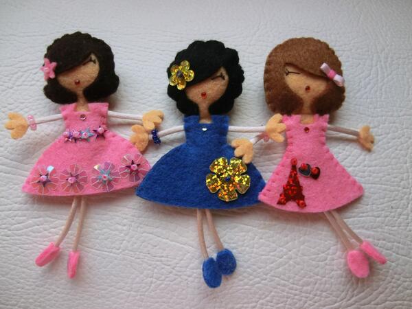 NinetadeFieltro's tweet photo. MUÑECAS DE FIELTRO. PODEMOS PERSONALIZAR PELO, OJOS, VESTIDO, ZAPATOS... Y TB PROFESIONES. ¡DETALLES PERSONALIZADOS!! http://t.co/Bfupc82YQm