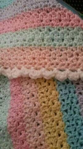 knitsnbobs's tweet photo. Pastel rainbow baby blanket with a cream petal edging 26inx25in. £10 + p&amp;p ♡ http://t.co/leGprrLM20