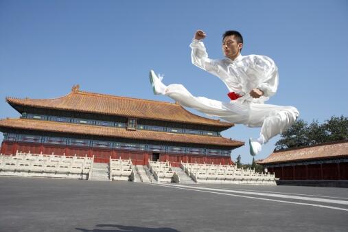 HawaiianAir's tweet photo. Use #BeInBeijing &amp; show us your kung fu pose for a chance to win a trip + wkly prizes! Rules: http://t.co/FEVWi5nsRv http://t.co/J9bYbwQogB