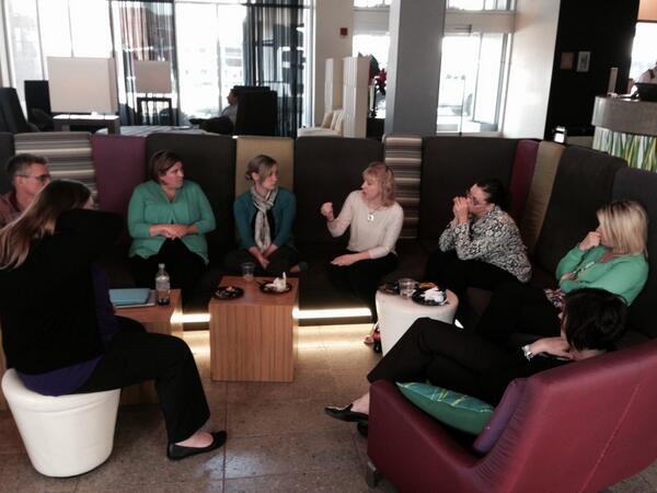 BSSroom220's tweet image. @ModernTeacherPD Professional collaboration! #csdtech #blendedlearning