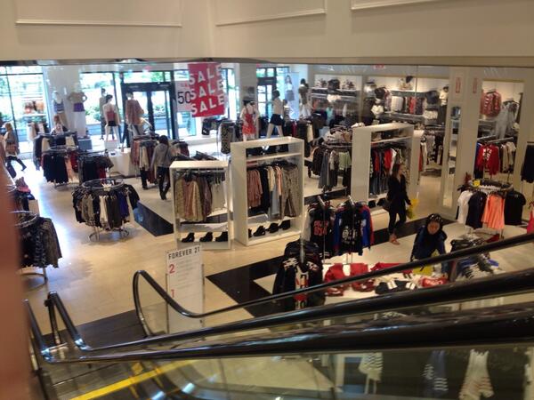 ynglra's tweet image. In heaven brb #forev21 #2levels #holyshit