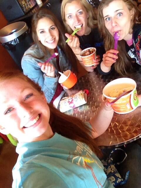 schwartz_amelia's tweet photo. Cool Yo date with the foolios 😘@meehan_kelly @alexa_robak @MarinaaMayy http://t.co/zAMMoKRBx6