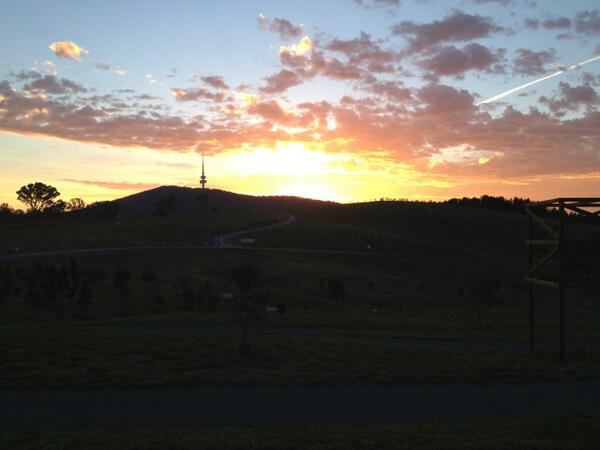 Sunrise @ the National Arboretum waiting for the Duke and Duchess of Cambridge  #royalvisitaus