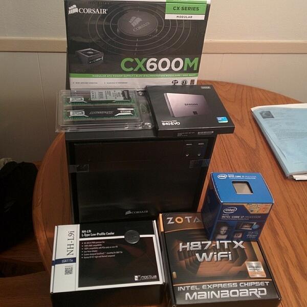 davereid's tweet image. All the parts are here!!! YAYAY!!! #NewComputerTime ift.tt/1jDNrks #InstaPhoto