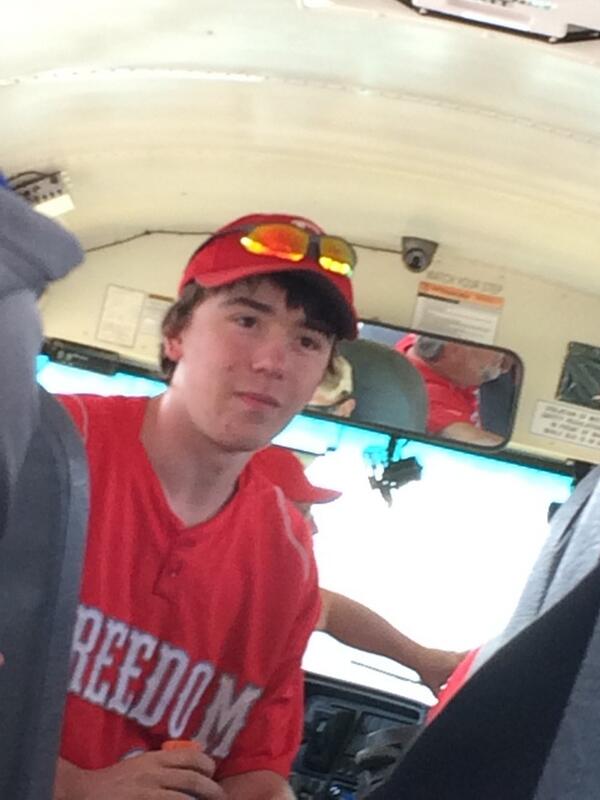 ZachGreene14's tweet photo. @mbmoeller1 @Evin_DiCiero11 @Thompson_33 @markymarkzurick http://t.co/L7vyuzi3IZ