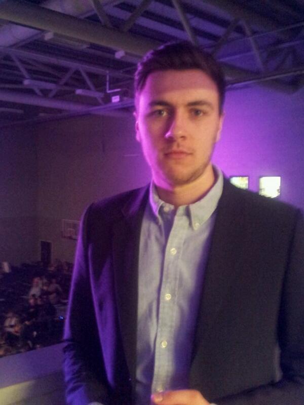 zoom_it_tv's tweet photo. Happy Birthday to our guy @_tunn http://t.co/KsdJPA8x1h