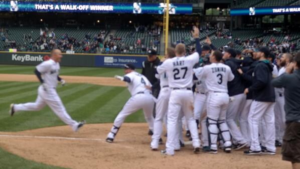 VIDEO: Kyle walks it off with his second home run of the game. atmlb.com/1hq3mSi #Walkoff
