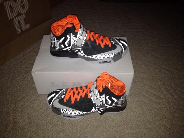 Selling these LeBron Zoom Soldier BHMs size 13.5 for $230. Contact me if interested! #UniformPorn