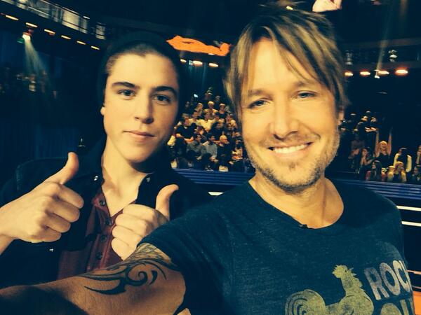 KeithUrban's tweet image. Hangin with @samwoolfmusic #IdolLive