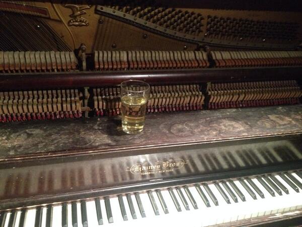 SlothSlomann's tweet photo. I have a special relationship with this piano at @GallaghersBar http://t.co/Us1vtlQxgq
