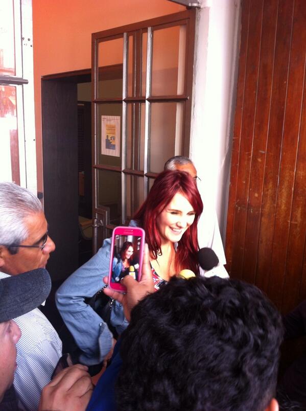  Dulce Maria. [11] - Page 19 Bl9LVZUCIAAQJAO