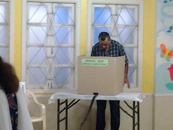 SirPareshRawal's tweet photo. Here I am voting for india, voting for Modi, thanks @mayurji_parikh for this pic. http://t.co/mn8nu4Q2BI
