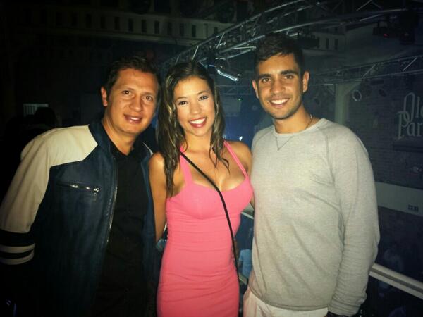 Hallo7m's tweet photo. #Bendito #MissGamingINT buena fiesta a esta hora!!! http://t.co/lHHoRzxWJt
