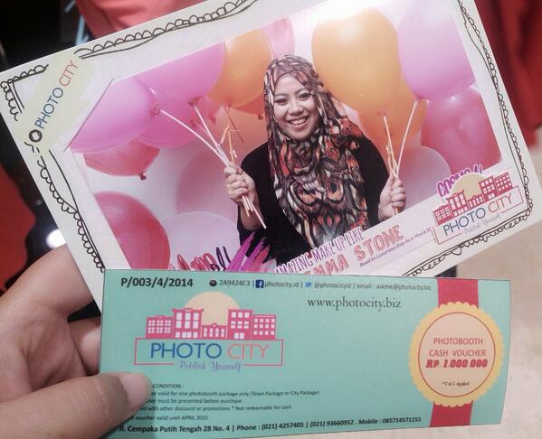 jazzy_harmony's tweet photo. Ini dia hasil seru2an d photo booth #RevlonLipCrayon @REVLONid @CosmoGirl_IND dpt vouch jg dr @photocityid 1jt!!! http://t.co/JBqiBoSSgL