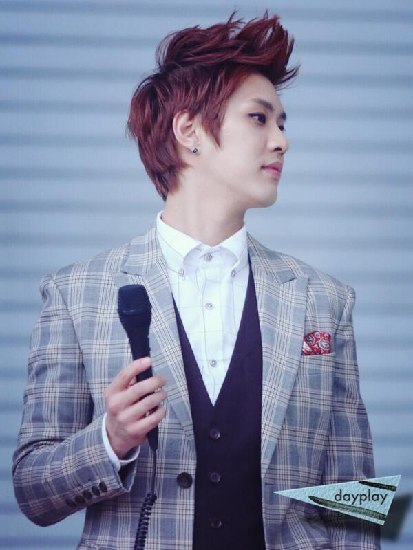 DAYPLAY_SSONG's tweet image. 140412 막방 미니팬미팅 승호 
#남자답게 
오늘도 잘생기느라 수고했어용💕