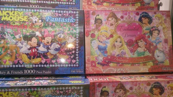 モナコ吉祥寺 ディズニーゴージャス1000ピースパズル入荷です プリンセスシリーズ ミッキーと仲間たち二種類です Http T Co Ashb8g5xxw