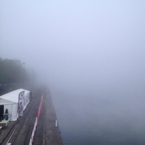 Visibility @ 8.00 AM, races are delayed by one hour. #springregatta <a href="/Gentsers/">GentseRS</a> #rowing