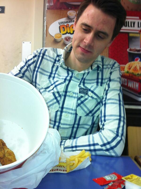 chrisd110's tweet photo. @hammerast @therealbjwenzel @chinesealan5 @CapewellGlenn @alex_stone1990 @TCY83 sick in KFC?? http://t.co/AQp6XAHjxZ