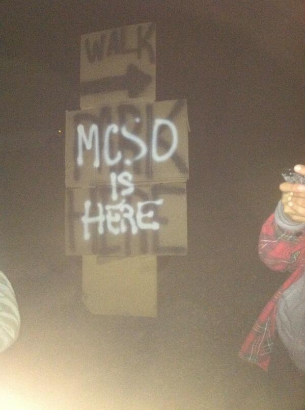 aaronooouuu's tweet image. The pigs really tagged over the parking sign tho #ProjectNat