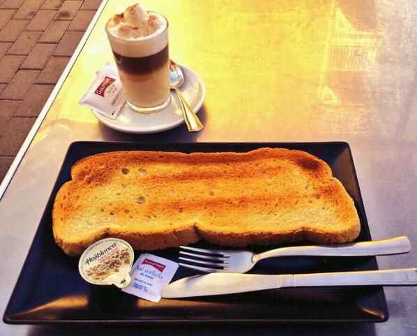 JaumeVives's tweet photo. El meu esmurzar! http://t.co/cZAeSDgT6A
