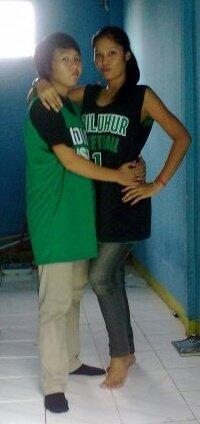 Riris_less's tweet image. ade udah gede,udah mau sm tinggi nya....