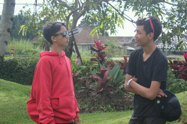 missulpah's tweet photo. kalian:'({}{}{} kgn! @Jawa2lend @cuwiJR @PAAPAWW #throwback http://t.co/A7ePkXOcfZ