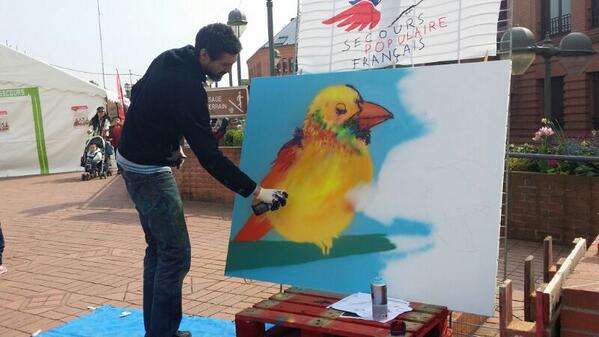 Humarathon's tweet photo. Le live painting de l'artiste Bault ! http://t.co/ho5xcHjyup