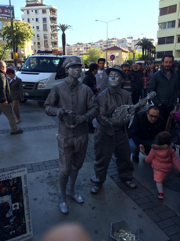 Diğer sokak sanatçılarımız #izmir #alsancak